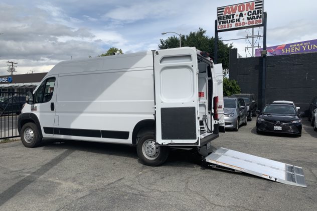 Tall Cargo Van w/ Liftgate